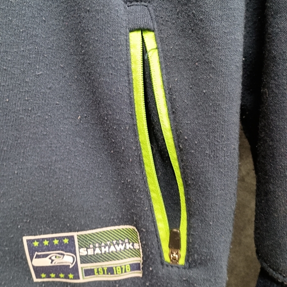 Seattle Seahawk pullover hoodie with pocket size youth 14 -16 - Picture 12 of 13
